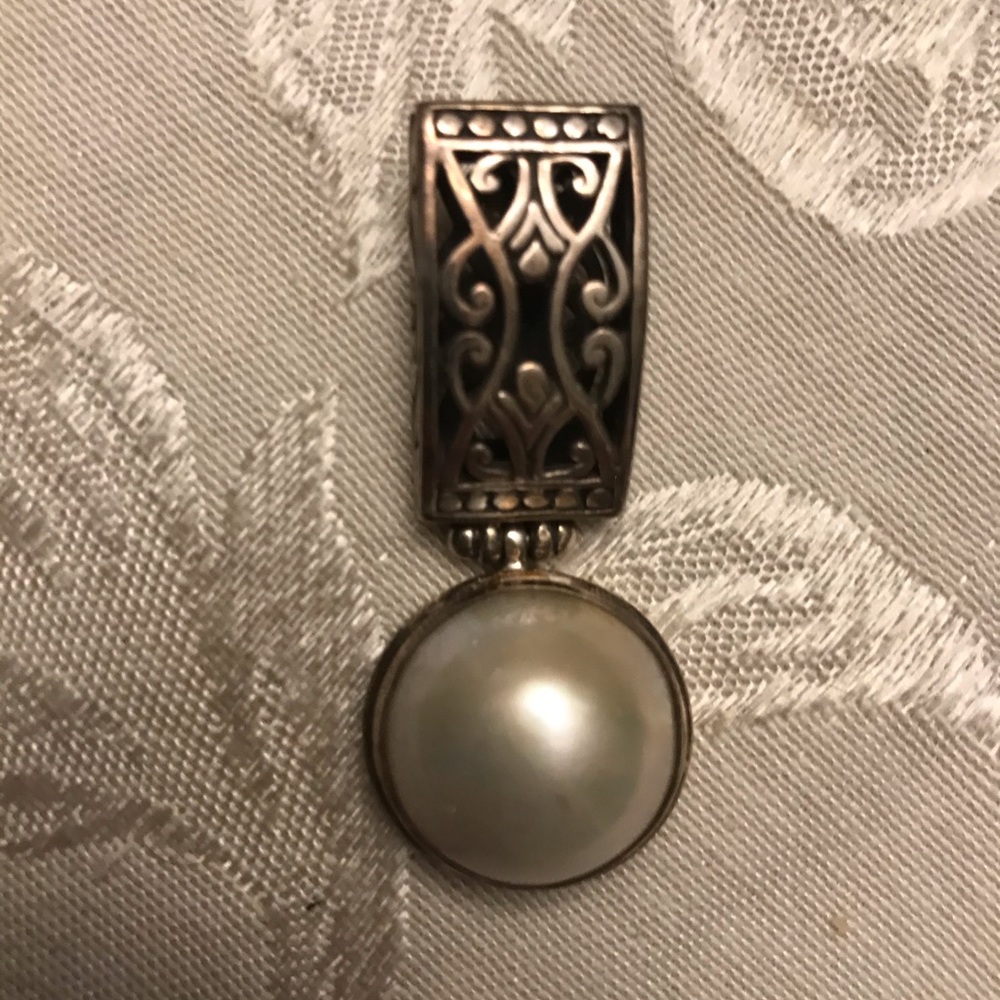 Sterling silver mabe pearl pendant